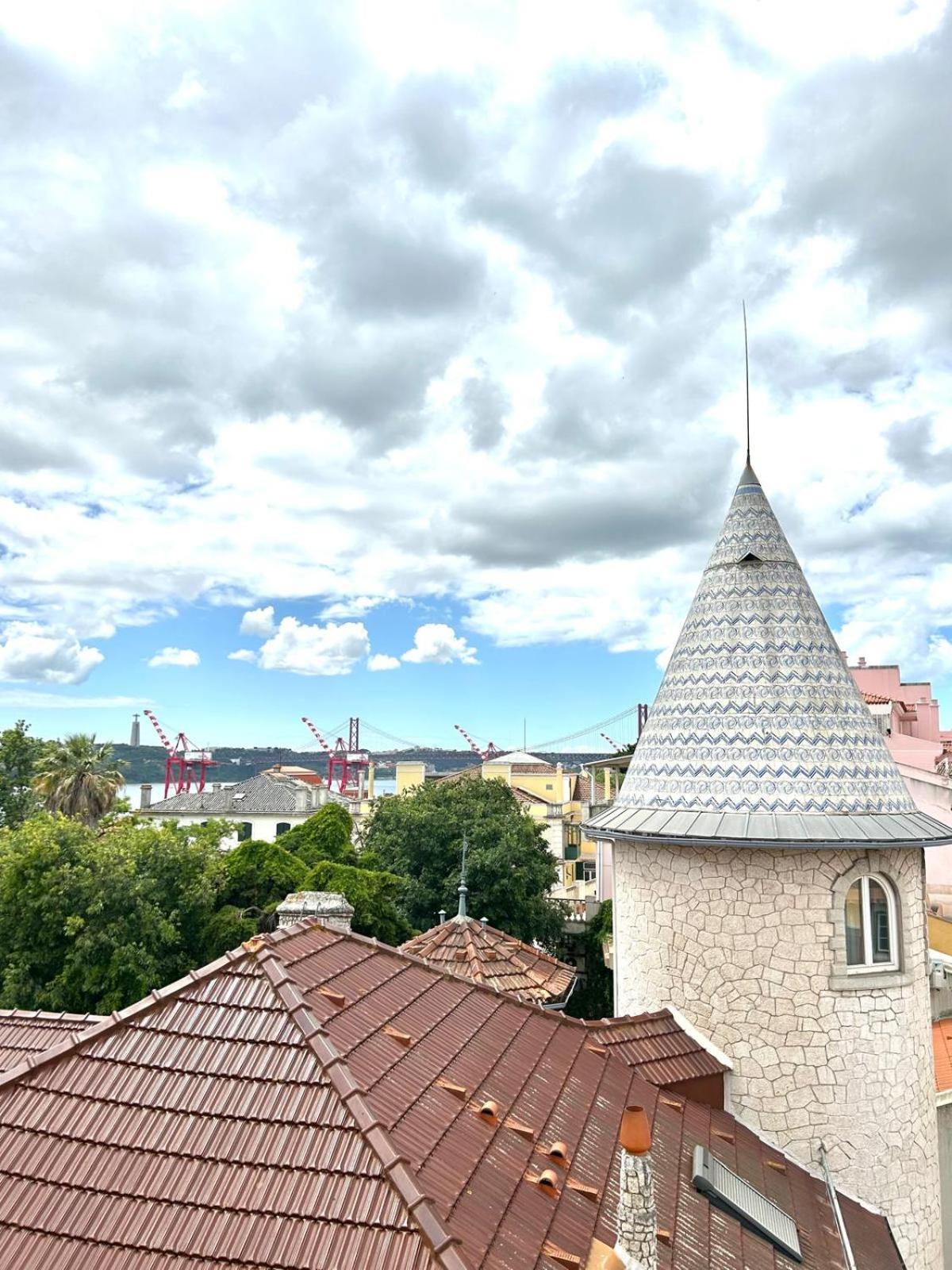 Santos Apartment In Central Lisbon With River View Экстерьер фото